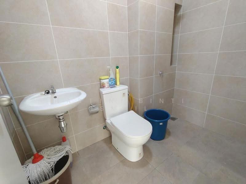 2-storey Terraced House for Sale in Jenjarom (Selangor) - Hartini Binti Ismail - Bathroom - PropertyGuru.com.my