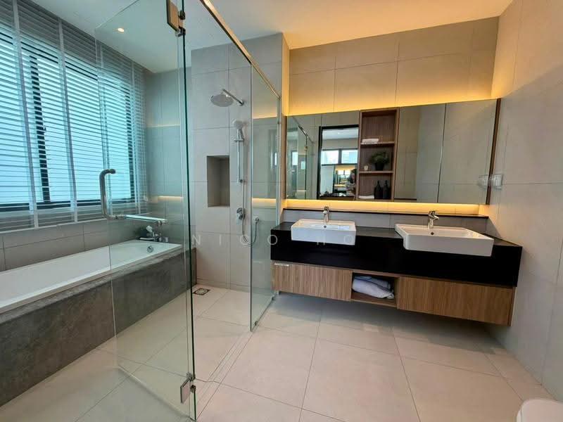 Cluster House for Sale in Senibong Cove (Masai) - Nico Ho - Bathroom - PropertyGuru.com.my