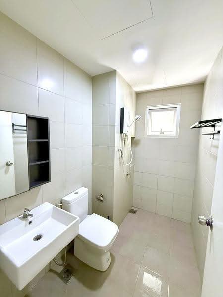 Kondominium untuk Disewa di Sofiya Residensi - Kew . - Bathroom - PropertyGuru.com.my