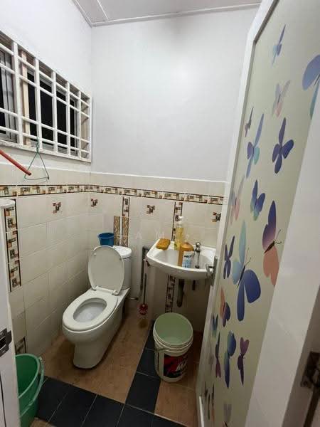 Rumah Teres 1-Tingkat untuk Dijual di Taman Menglembu Impiana Adril (Menglembu) - Sam . - Bathroom - PropertyGuru.com.my