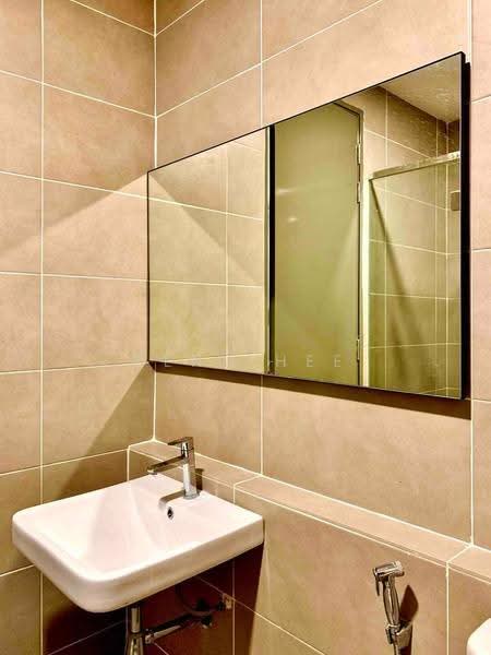 Kediaman Servis untuk Dijual di D'Pristine - Reny Hee - Bathroom - PropertyGuru.com.my