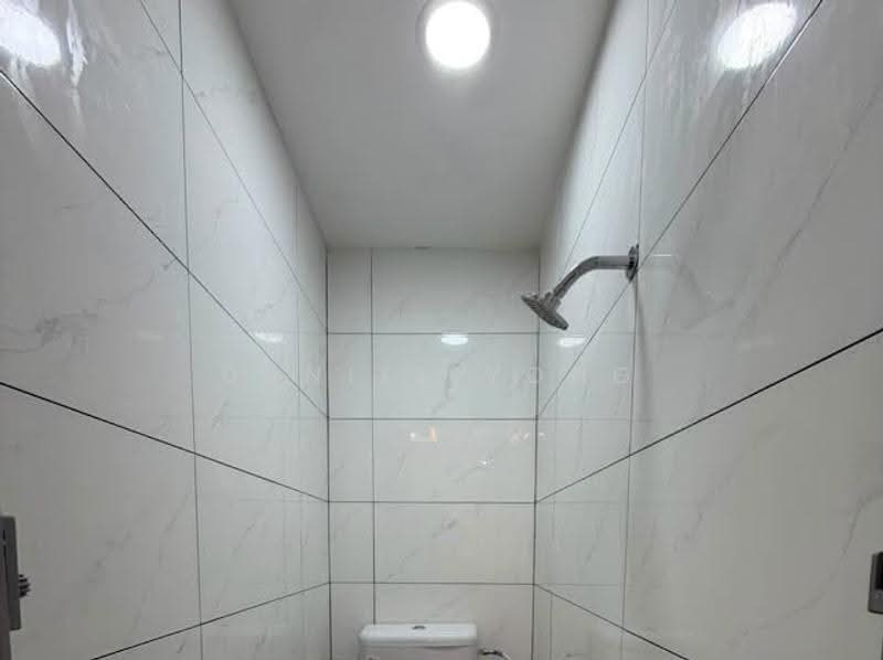 Rumah Flat untuk Dijual di Taman Perling - Daniel Yong - Bathroom - PropertyGuru.com.my