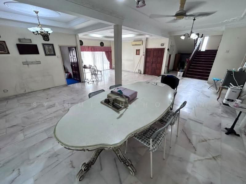 Bungalow House untuk Dijual di Seksyen 3 (Shah Alam) - Syahmi Shahordin - Dining Room - PropertyGuru.com.my