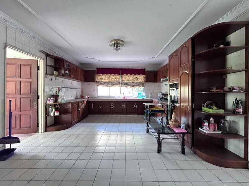 Bungalow House untuk Dijual di Seksyen 3 (Shah Alam) - Syahmi Shahordin - Kitchen - PropertyGuru.com.my