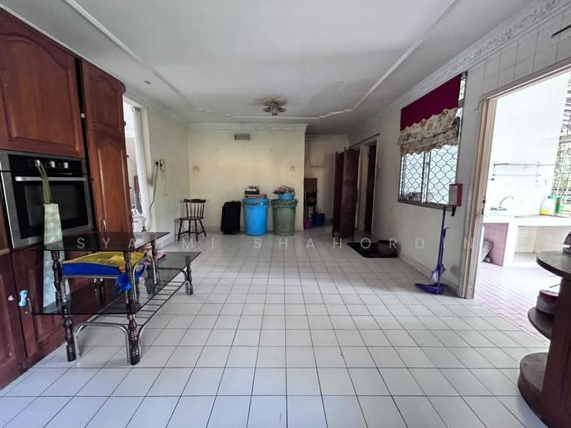 Bungalow House untuk Dijual di Seksyen 3 (Shah Alam) - Syahmi Shahordin - Living Room - PropertyGuru.com.my