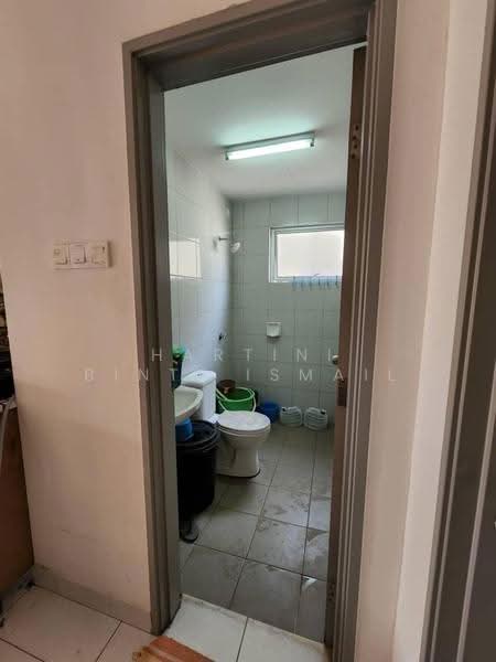 Rumah Bandar untuk Dijual di Bandar Botanic (Klang) - Hartini Binti Ismail - Bathroom - PropertyGuru.com.my