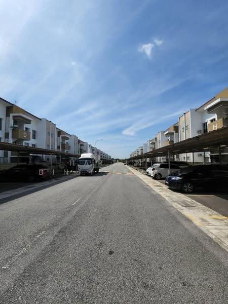 Rumah Bandar untuk Dijual di Bandar Botanic (Klang) - Hartini Binti Ismail - Exterior - PropertyGuru.com.my