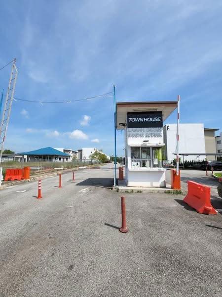 Rumah Bandar untuk Dijual di Bandar Botanic (Klang) - Hartini Binti Ismail - Exterior - PropertyGuru.com.my