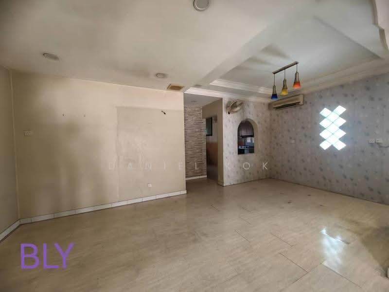 Rumah Teres untuk Dijual di Bandar Botanic (Klang) - Daniel Kok - Living Room - PropertyGuru.com.my