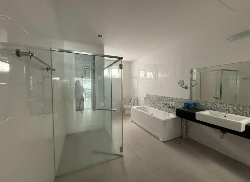 Rumah Teres 3-Tingkat untuk Dijual di Tanjung Bungah (Penang) - Lenny Goon - Bathroom - PropertyGuru.com.my