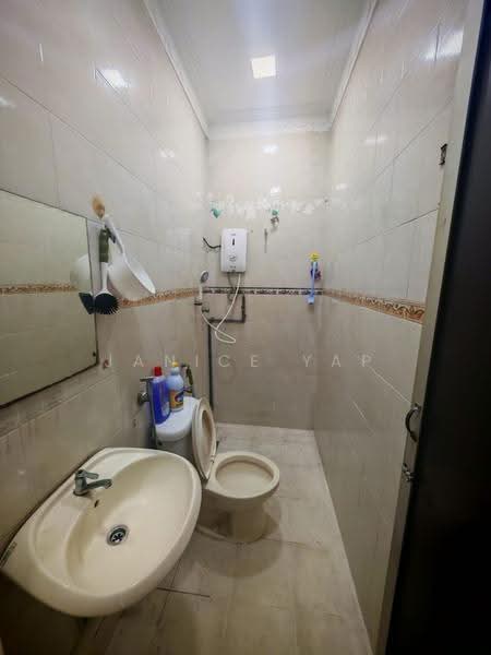 Townhouse for Sale in Taman Lembah Maju (Pandan Indah) - Janice Yap - Bathroom - PropertyGuru.com.my