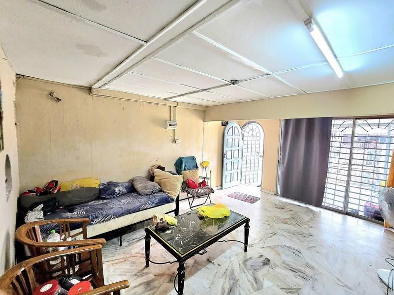 2-storey Terraced House for Sale in Ampang (Selangor) - Azean Wahab - Living Room - PropertyGuru.com.my