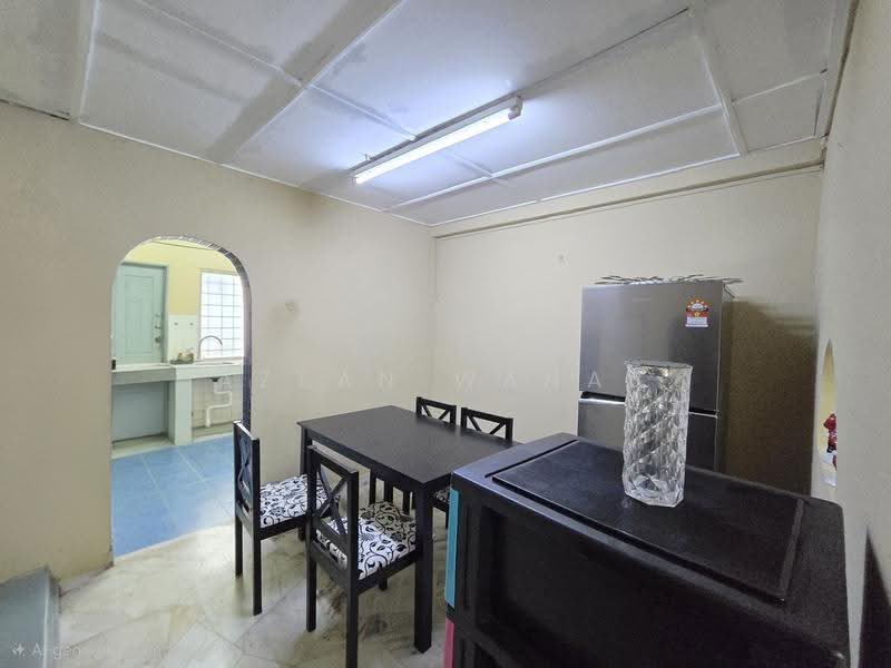 2-storey Terraced House for Sale in Ampang (Selangor) - Azean Wahab - Kitchen - PropertyGuru.com.my
