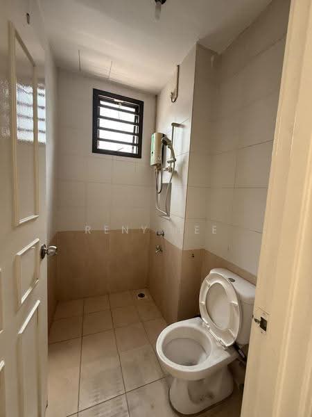 Cluster House for Rent in Taman Mount Austin (Tebrau) - Reny Hee - Bathroom - PropertyGuru.com.my