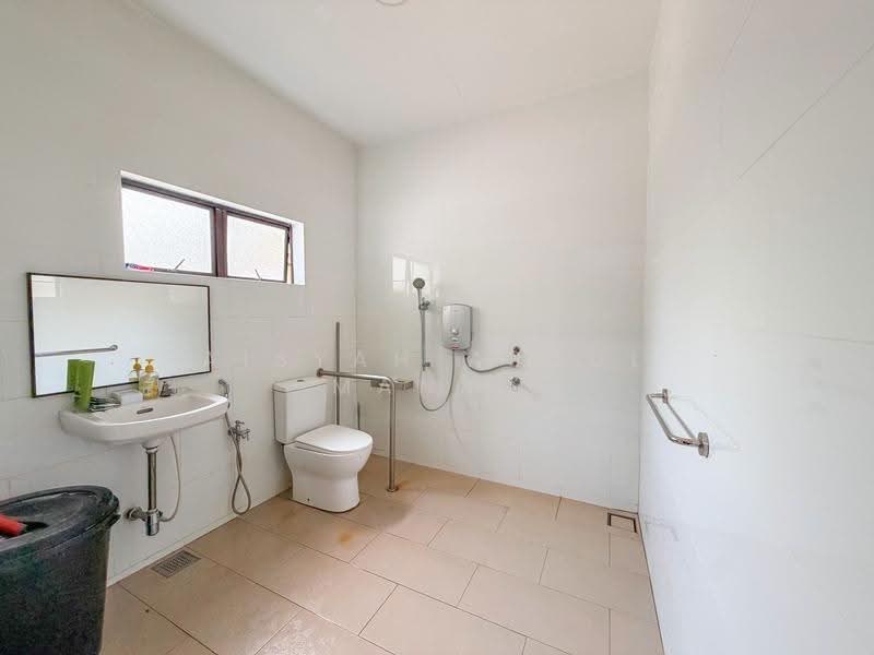 Bungalow House untuk Dijual di Seksyen 6 (Petaling Jaya) - Aisyah Abdul Manap - Bathroom - PropertyGuru.com.my