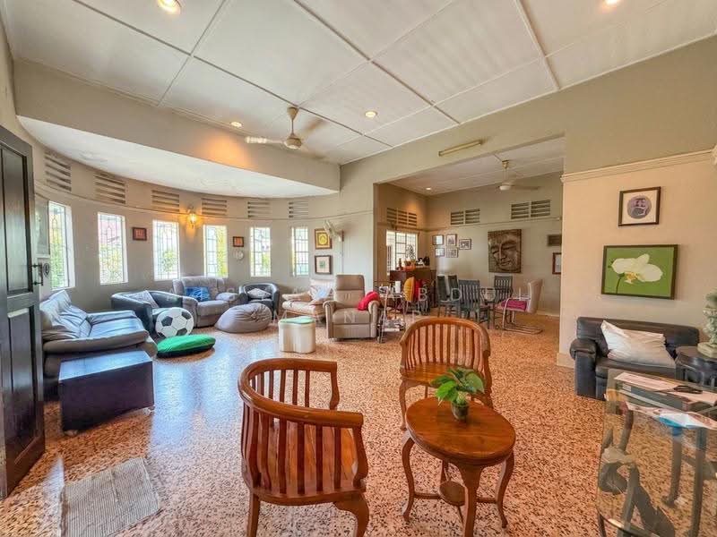 Bungalow House untuk Dijual di Seksyen 6 (Petaling Jaya) - Aisyah Abdul Manap - Living Room - PropertyGuru.com.my