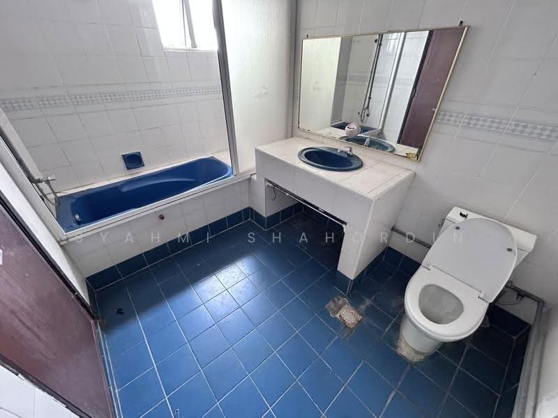 Kondominium untuk Dijual di Kemuncak Shah Alam - Syahmi Shahordin - Bathroom - PropertyGuru.com.my