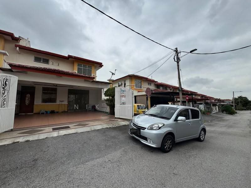 Rumah Teres 2-Tingkat untuk Dijual di Bandar Baru Salak Tinggi (Sepang) - NIK AZWAN - Exterior - PropertyGuru.com.my