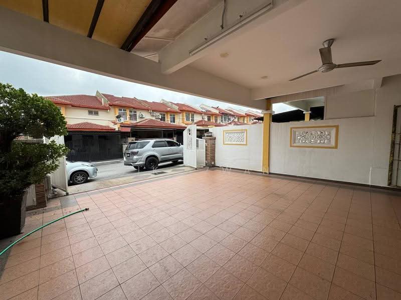 Rumah Teres 2-Tingkat untuk Dijual di Bandar Baru Salak Tinggi (Sepang) - NIK AZWAN - Exterior - PropertyGuru.com.my