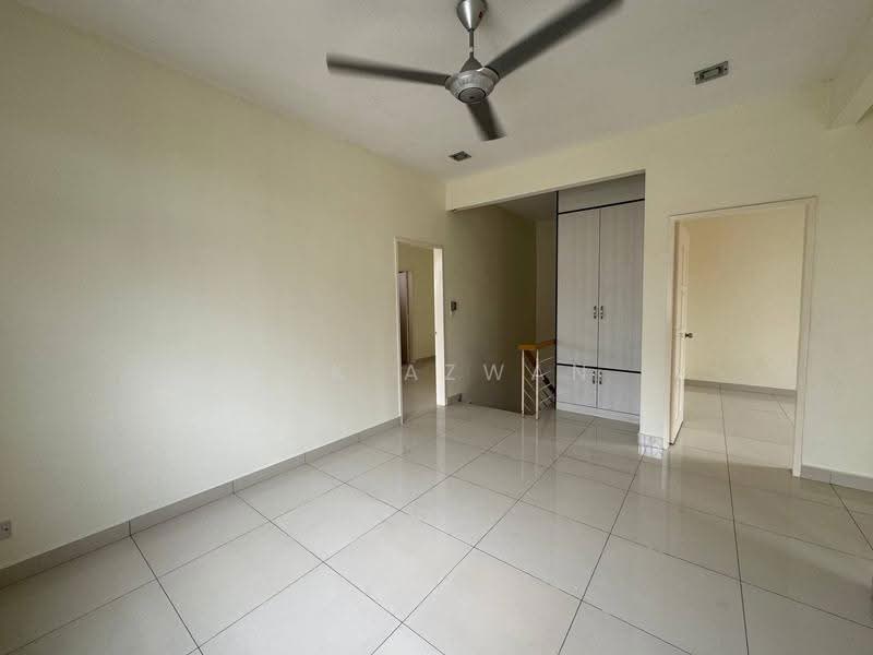 Rumah Teres 2-Tingkat untuk Dijual di Bandar Baru Salak Tinggi (Sepang) - NIK AZWAN - Living Room - PropertyGuru.com.my