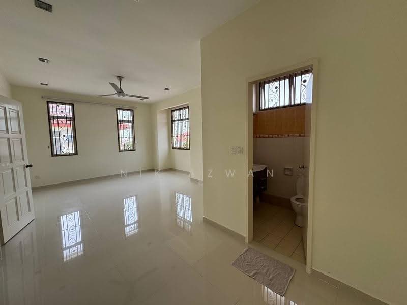 Rumah Teres 2-Tingkat untuk Dijual di Bandar Baru Salak Tinggi (Sepang) - NIK AZWAN - Living Room - PropertyGuru.com.my