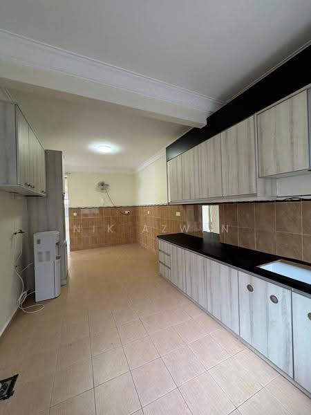 Rumah Teres 2-Tingkat untuk Dijual di Bandar Baru Salak Tinggi (Sepang) - NIK AZWAN - Kitchen - PropertyGuru.com.my