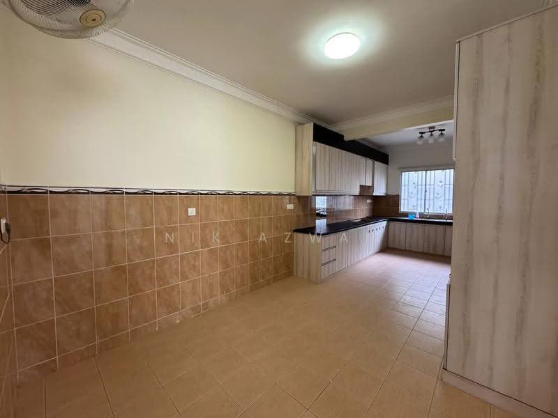 Rumah Teres 2-Tingkat untuk Dijual di Bandar Baru Salak Tinggi (Sepang) - NIK AZWAN - Kitchen - PropertyGuru.com.my