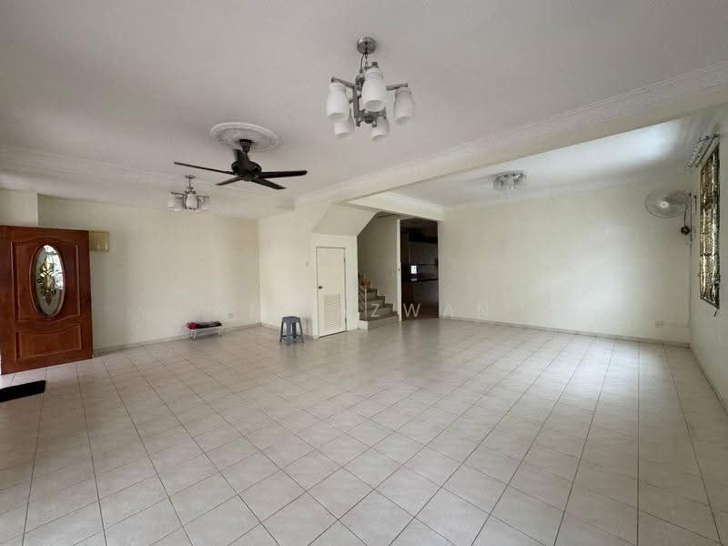 Rumah Teres 2-Tingkat untuk Dijual di Bandar Baru Salak Tinggi (Sepang) - NIK AZWAN - Living Room - PropertyGuru.com.my