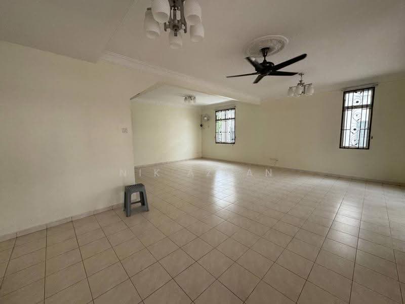 Rumah Teres 2-Tingkat untuk Dijual di Bandar Baru Salak Tinggi (Sepang) - NIK AZWAN - Living Room - PropertyGuru.com.my