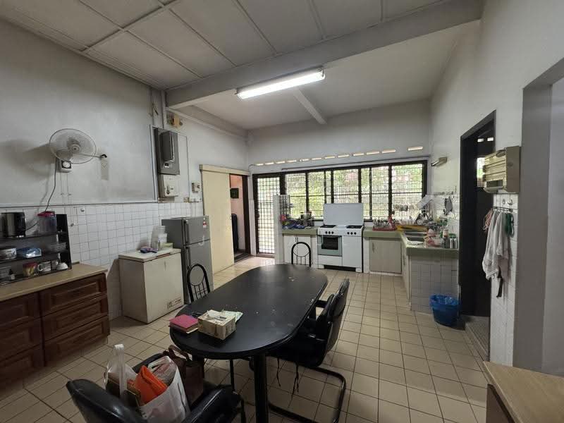 Bungalow House for Sale in Seksyen 16 (Petaling Jaya) - J. Paul - Kitchen - PropertyGuru.com.my