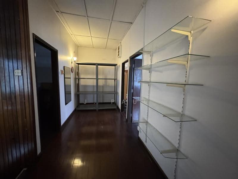 Bungalow House for Sale in Seksyen 16 (Petaling Jaya) - J. Paul - Corridor - PropertyGuru.com.my