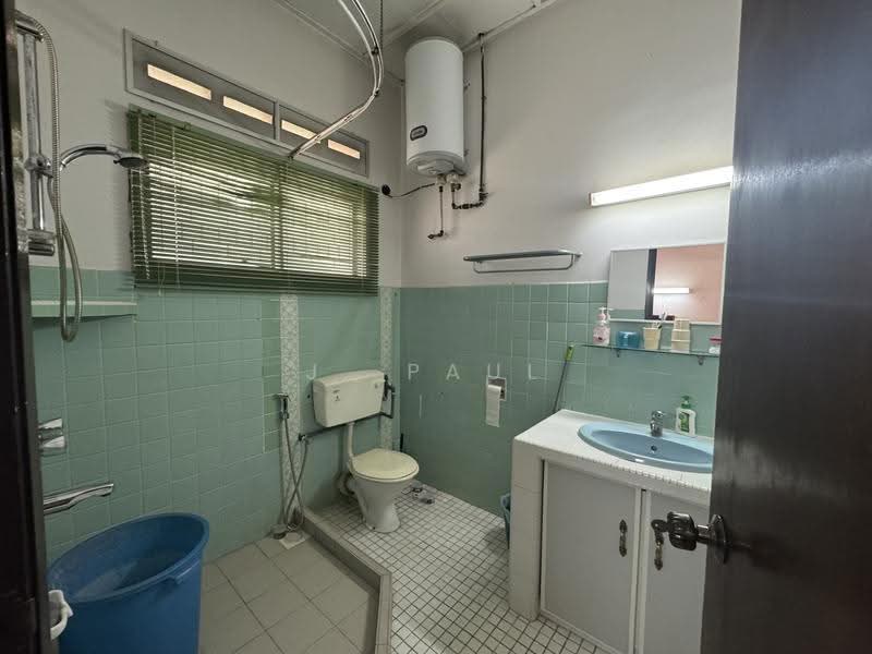 Bungalow House for Sale in Seksyen 16 (Petaling Jaya) - J. Paul - Bathroom - PropertyGuru.com.my