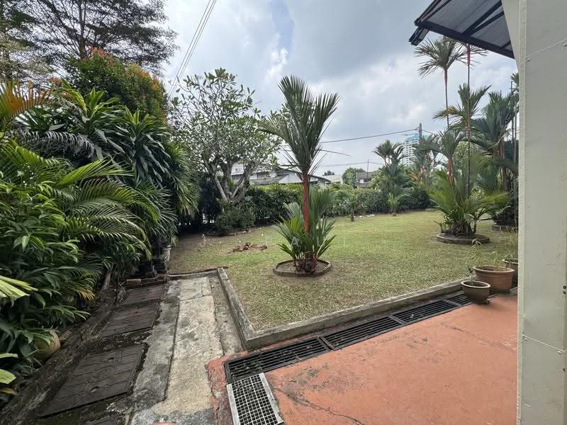 Bungalow House for Sale in Seksyen 16 (Petaling Jaya) - J. Paul - Garden - PropertyGuru.com.my