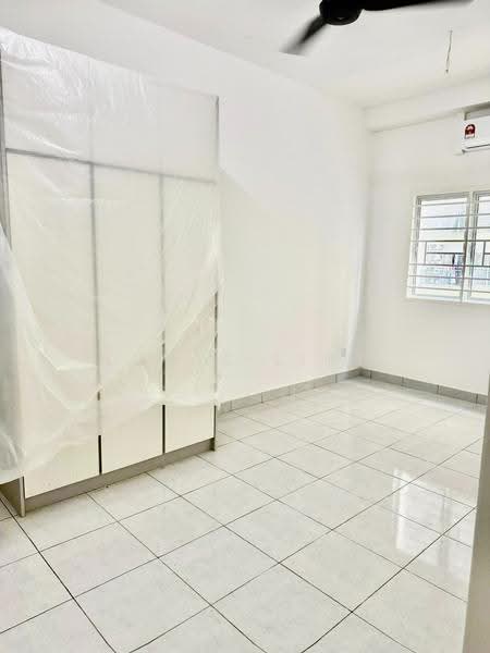 Apartment for Rent at Idaman Melur @ Cybersouth - Luwis Ling - Bedroom - PropertyGuru.com.my