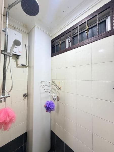 Kediaman Servis untuk Dijual di The Embassy (Bangunan Duta Impian) - Reny Hee - Bathroom - PropertyGuru.com.my
