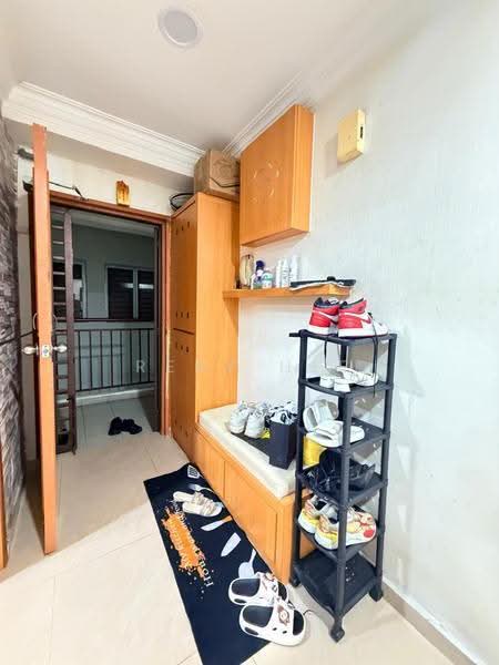 Kediaman Servis untuk Dijual di The Embassy (Bangunan Duta Impian) - Reny Hee - Entrance - PropertyGuru.com.my