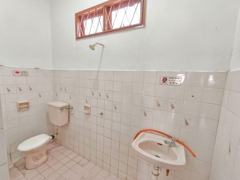Rumah Teres 2-Tingkat untuk Dijual di Usj 6 (Subang Jaya) - Maccen Cheong - Bathroom - PropertyGuru.com.my