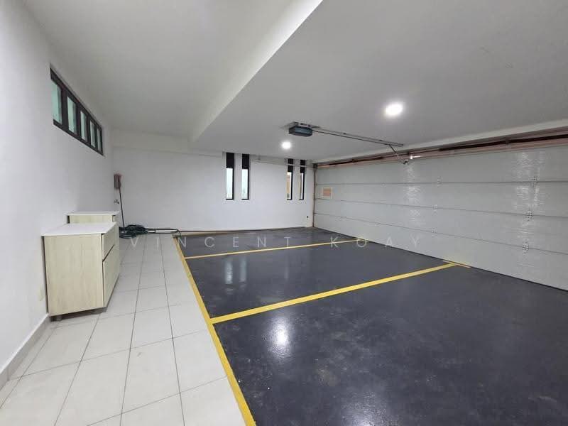 Bungalow House untuk Disewa di Gelugor (Penang) - Vincent Koay - Car Park - PropertyGuru.com.my
