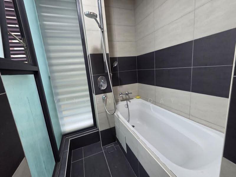 Bungalow House untuk Disewa di Gelugor (Penang) - Vincent Koay - Bathroom - PropertyGuru.com.my