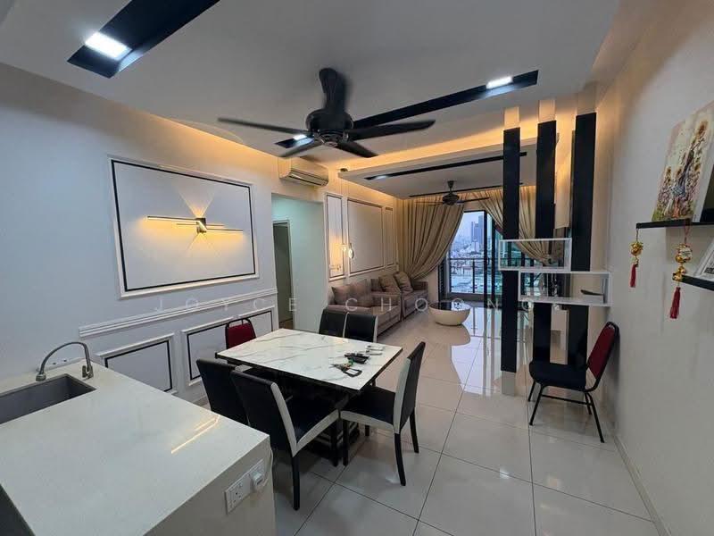 Kediaman Servis untuk Dijual di V Residence 2 @ Sunway Velocity - Joyce Choong - Living Room - PropertyGuru.com.my