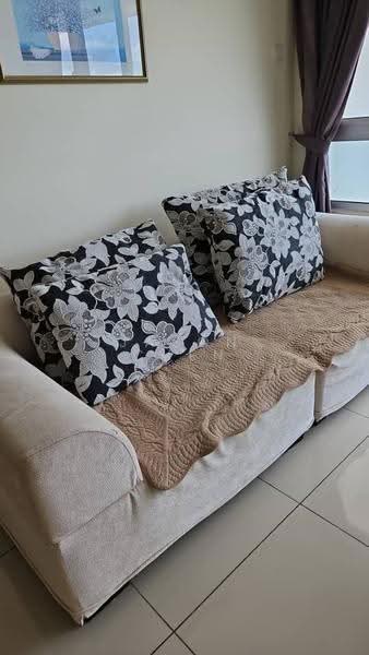 Kediaman Servis untuk Dijual di UNIO Residence - Jason Chen - Living Room - PropertyGuru.com.my