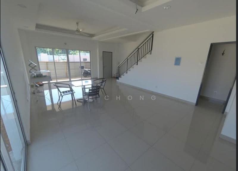 Rumah Teres 2-Tingkat untuk Dijual di Dengkil (Selangor) - FB Chong - Living Room - PropertyGuru.com.my