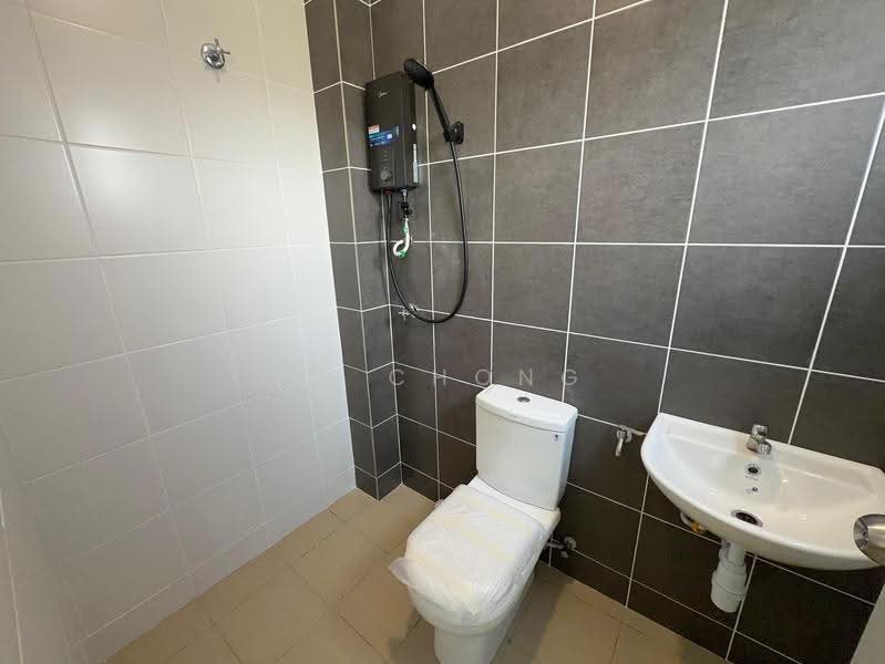 Townhouse for Sale in Dengkil (Selangor) - FB Chong - Bathroom - PropertyGuru.com.my