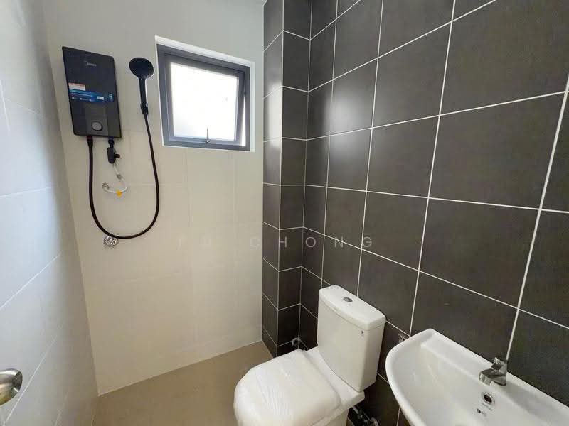 Townhouse for Sale in Dengkil (Selangor) - FB Chong - Bathroom - PropertyGuru.com.my
