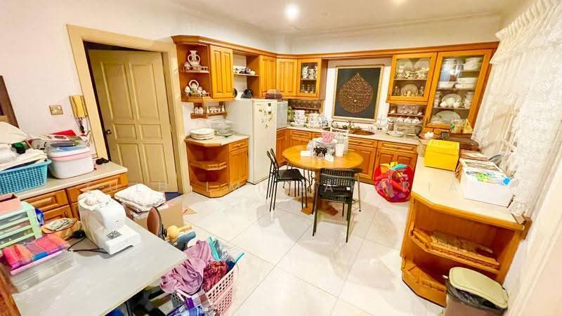 Bungalow House untuk Dijual di Taman Tun Dr Ismail (Kuala Lumpur) - Zulhilmi Zakaria - Kitchen - PropertyGuru.com.my