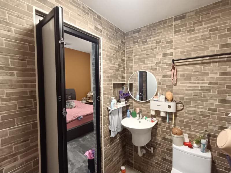 2-storey Terraced House for Sale in Taman Daya (Johor Bahru) - Ee Fong Toh - Bathroom - PropertyGuru.com.my