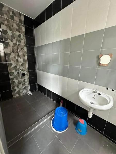1.5-storey Terraced House for Sale in Taman Klebang Mutiara (Ipoh) - Sam . - Bathroom - PropertyGuru.com.my