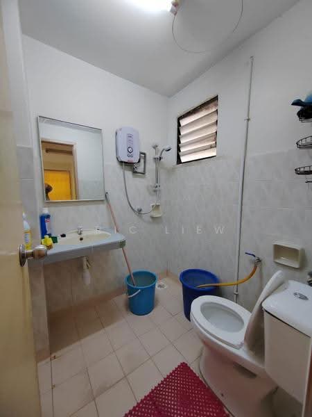 Condominium for Rent at Bayu Tasik 1 - Eric Liew - Bathroom - PropertyGuru.com.my