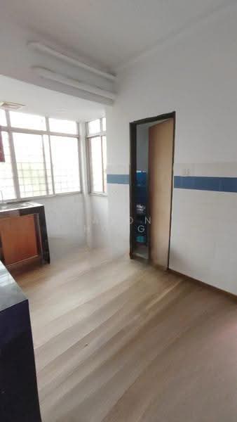 Pangsapuri untuk Disewa di Pangsapuri Seri Mawar - Eason Hong - Kitchen - PropertyGuru.com.my