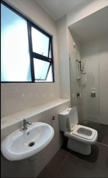 Kediaman Servis untuk Disewa di The Sky Executive Suites - Allen Kee - Bathroom - PropertyGuru.com.my